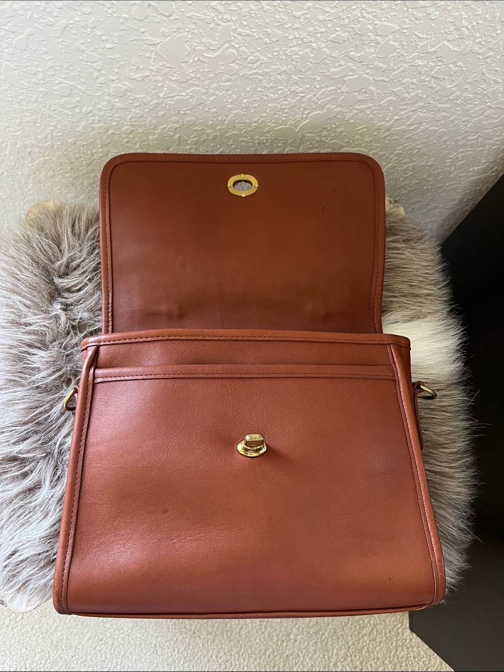 Vintage Coach 9870 Court Bag in British Tan - No Hangtag - Picture 8 of 16